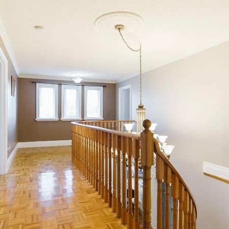 Beautiful Home 4 Bed, 3 Bath, Garage, Backyard! Mississauga Exterior foto