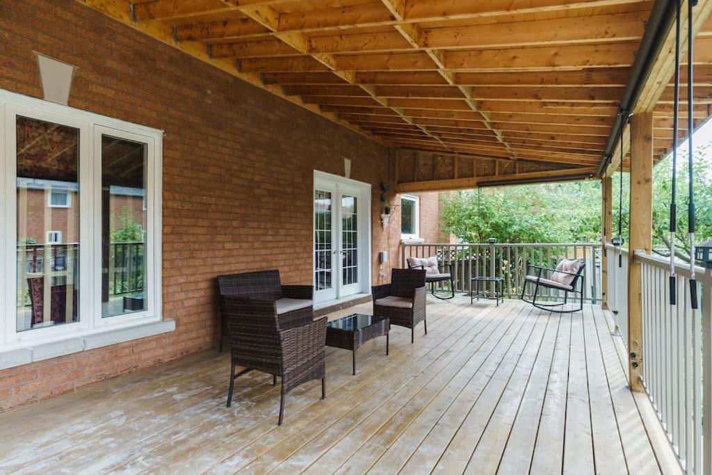 Beautiful Home 4 Bed, 3 Bath, Garage, Backyard! Mississauga Exterior foto